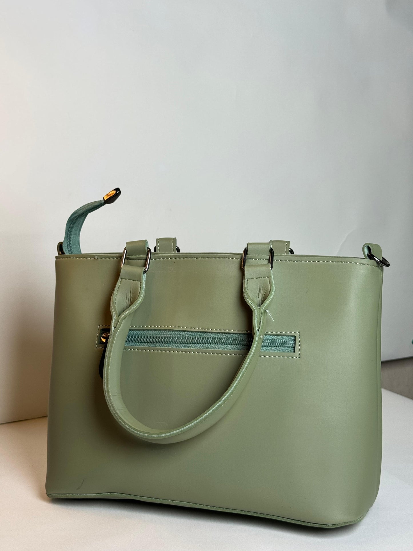 Green Contrast Elegance