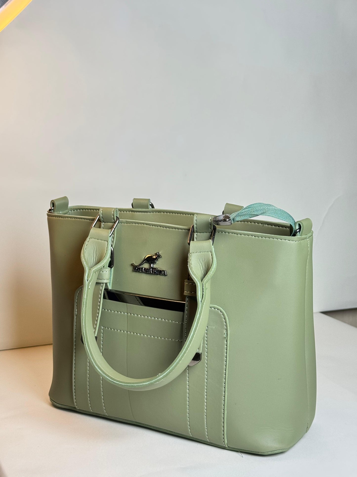 Green Contrast Elegance