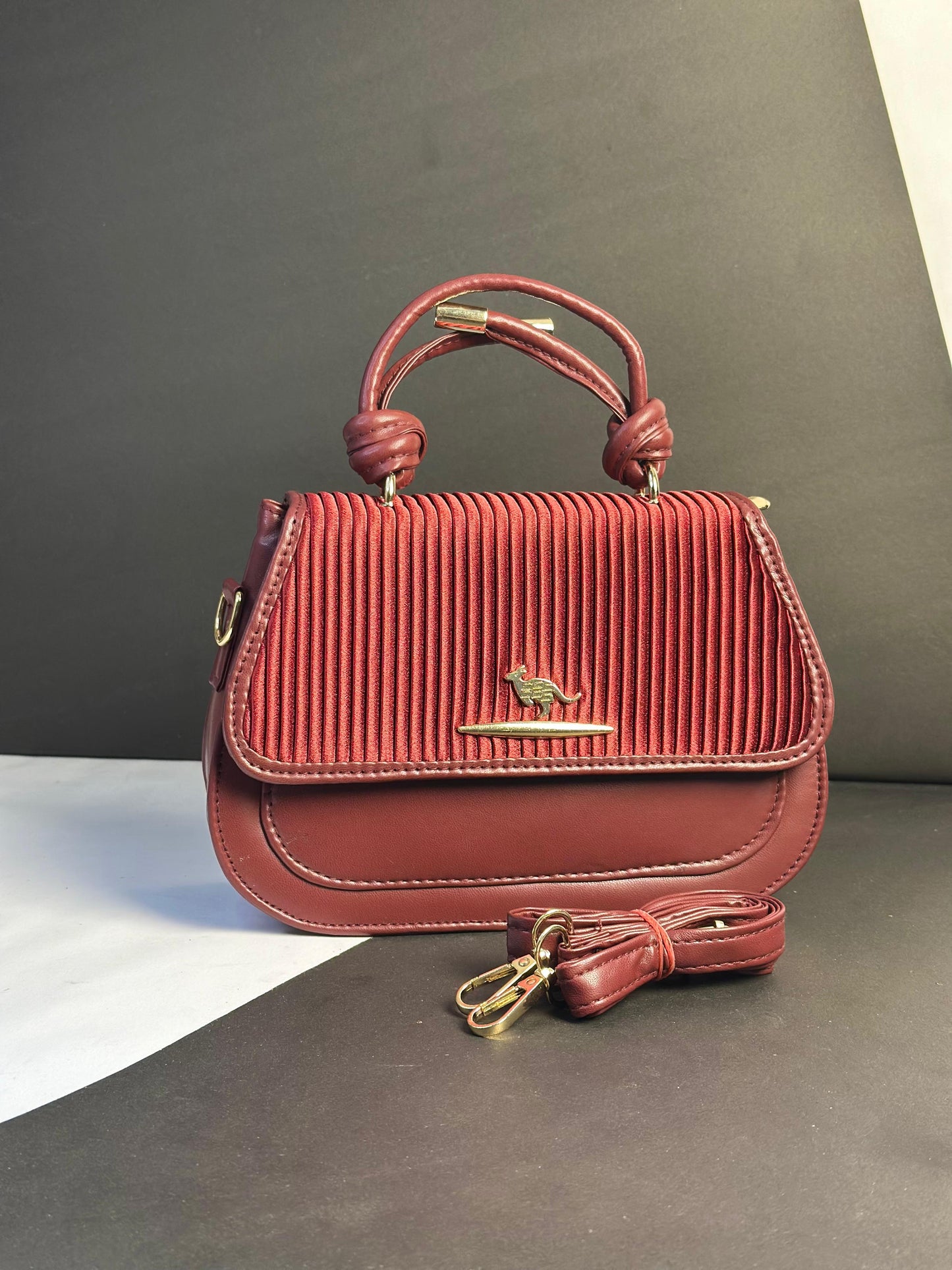 Red Kangaroo Luxe